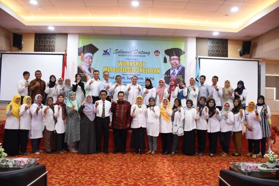 Read more about the article WORKSHOP METODOLOGI PENELITIAN dengan Narasumber Prof. Dr. H. Sugiyono, M.Pd.