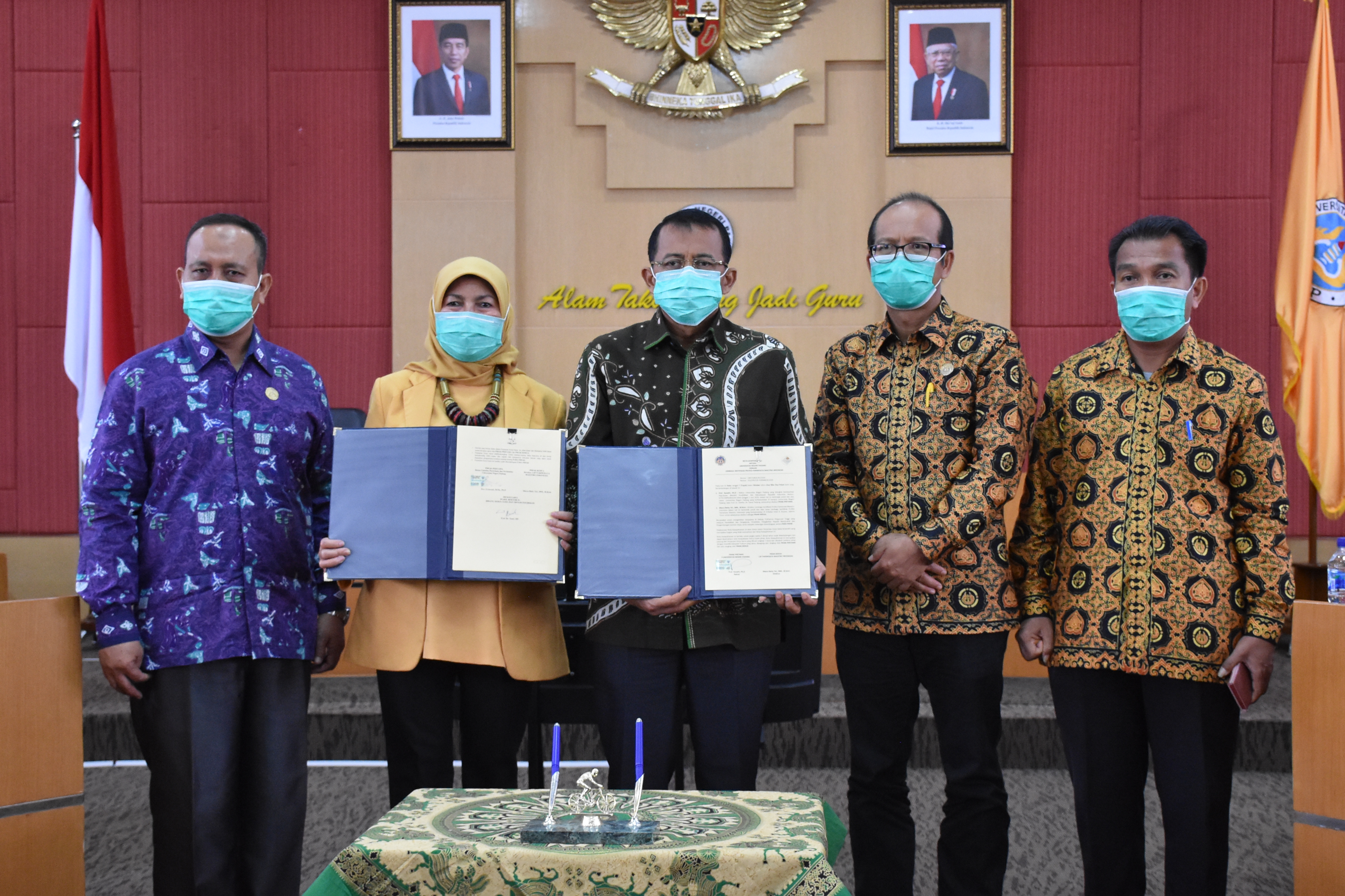 You are currently viewing Penandatanganan MoU antara FPP UNP dan Lembaga Sertifikasi Profesi Pariwisata Maestro Indonesia